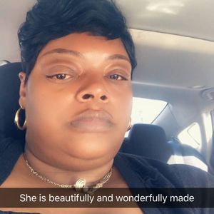 Meet your Posher, Desmona